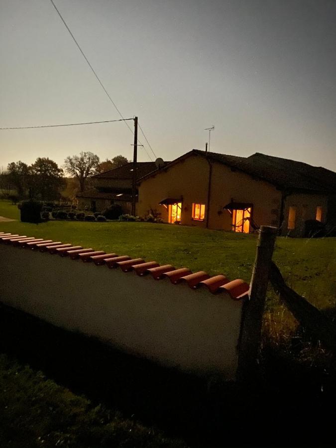 Gite Charbonnaud Laprade  Extérieur photo